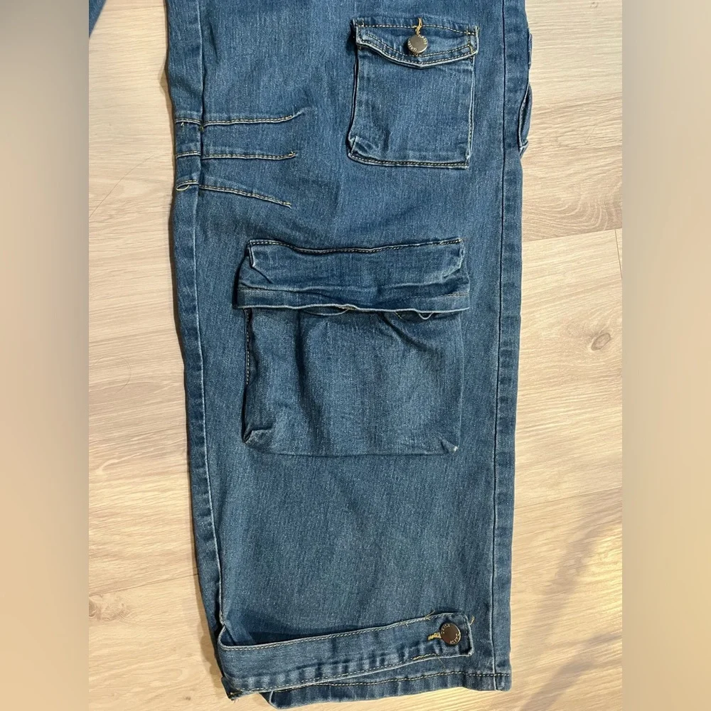 NWOT Daisy Blue‎ Wide Leg Cargo Jeans